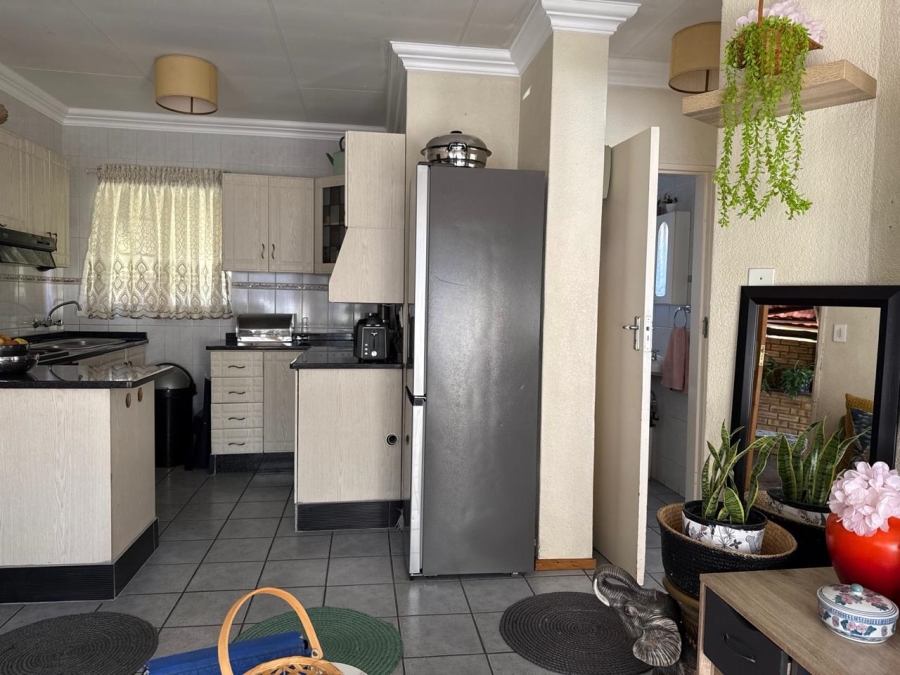 2 Bedroom Property for Sale in Safari Gardens North West
